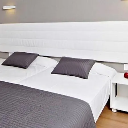 & S'entrador Playa Otel